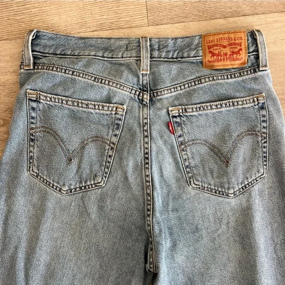 Levi’s High Rise Mom Jeans - Size 30 - Picture 7 of 7